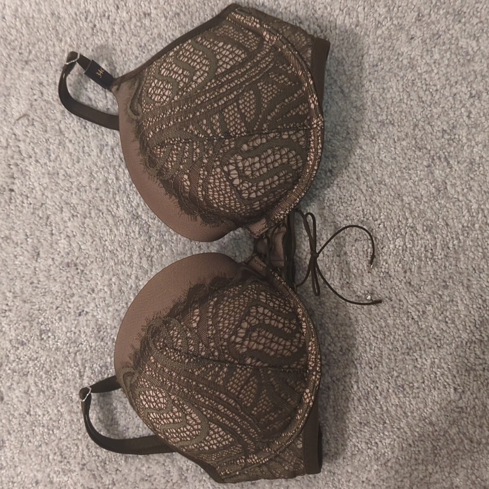 Victoria's secret green push up bra, 34C